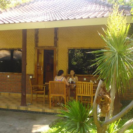 Dormitory Sedap Malam Singaraja Eksteriør bilde